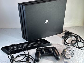 Б/в Ігрова приставка Sony playstation 4 pro 1tb 01-200907920