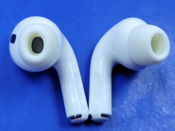Б/в Навушники Apple airpods pro 2nd generation with magsafe charging case usb-c 01-200866316