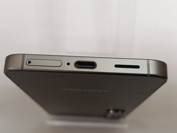 Б/в Мобільний телефон Samsung galaxy s25 12/128gb 01-200946705