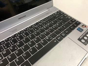 Б/в Ноутбук Medion 14/ryzen 3 4300u ddr4/8gb ddr4/ssd 256 gb/*інтегрована 01-200990053