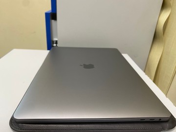 Б/в Ноутбук Apple ноутбук apple macbook pro/a1990 15.4"/core i9 2,4ghz/ram16gb/ssd512gb/radeon pro 555/retina/touch ba 01-200995043