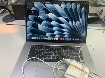 Б/в Ноутбук Apple macbook pro 16" 2019 /a2141 /core i7 2,6ghz /ram 32gb /ssd 512gb /amd radeon pro 5300m 01-201027957