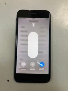 Б/в Мобільний телефон Apple iphone se 2020 64gb 01-201044048