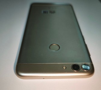 Б/в Мобільний телефон Huawei p smart fig-lx1 3/32gb 01-201074516