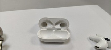 Б/в Навушники Apple airpods 4 01-201101634