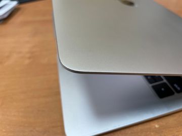 01-200472001: Apple macbook air a1932 13,3" core i5 1,6ghz/ram8gb/ssd128gb/intel uhd graphics 617