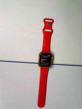 01-200621095: Apple watch se 2 gps 40mm starlight aluminum case with starlight sport