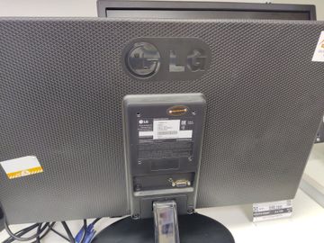 01-200765497: Lg 22m38a