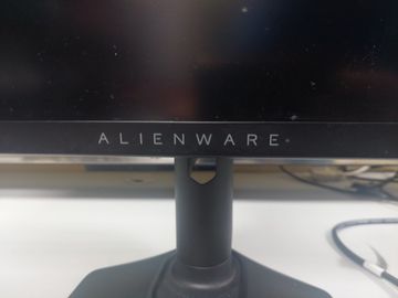 01-200777892: Alienware aw2724dm