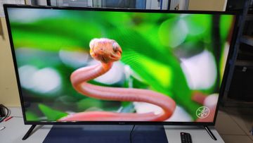 01-200792520: Bravis led-39g5000 + t2