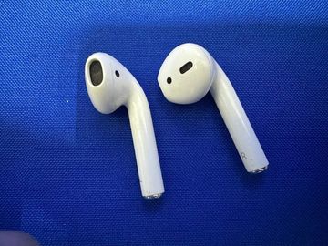 Б/в Навушники Apple airpods 2nd generation with charging case 01-200803026