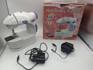 Б/в Швейна машина Mini Sewing Machine 4in1 01-200204611