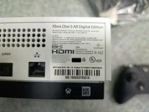 Б/у Игровая приставка Microsoft xbox one s 1tb 01-200830911