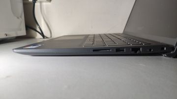 Б/в Ноутбук Dell екр. 15,6"/ core i5 1235u 1,3ghz/ ram16gb/ ssd512gb/ iris xe 01-200858718