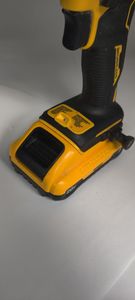 Б/в Шурупокрут Dewalt dcd708 1акб 4ah зп 01-200876402