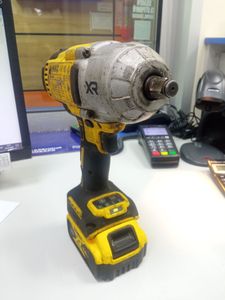 Б/у Гайковерт Dewalt dcf900n 01-200854508