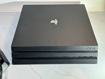 Б/в Ігрова приставка Sony playstation 4 pro 1tb 01-200907920