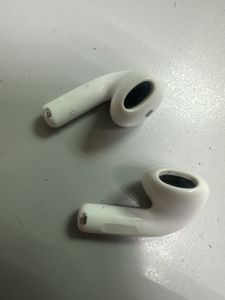 Б/в Навушники Apple airpods 4 with active noise cancellation 01-200919788