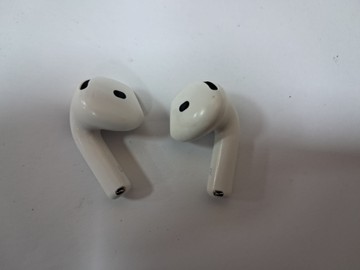 Б/в Навушники Apple airpods 4 with active noise cancellation 01-200922570