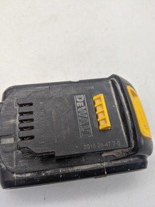 Б/в Шурупокрут Dewalt dcf885 1акб 1.5ah зп 01-200887901