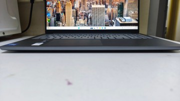 Б/в Ноутбук Lenovo 16/core i7-13620h ddr5/24gb ddr5/hdd *відсутній/ssd 1000 gb/*інтегрована 01-200990105