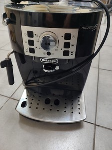 Б/в Кавоварка Delonghi magnifica s ecam 22.110.b 01-200991335
