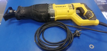 Б/в Шабельна пила Stanley spt900 01-200999555
