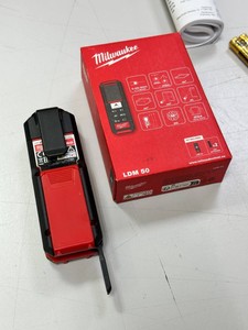 Б/у Лазерный нивелир Milwaukee ldm 50 01-201028556