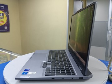 Б/в Ноутбук Lenovo 15/core i5-12450hx ddr5/16gb ddr5/hdd *відсутній/ssd 512 gb/arc a530m 4gb 01-201033917