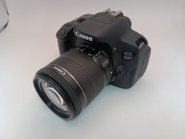 Б/в Фотоапарат Canon eos 700d + ef-s 18-55mm 1:3.5-5.6 is stm 01-200993374
