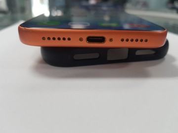 Б/в Мобільний телефон Apple iphone 17 pro max 256gb 01-201007210