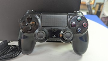 Б/у Игровая приставка Sony playstation 4 500gb 01-201101348