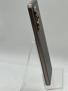 Б/в Мобільний телефон Realme 15 5g 12/512gb 01-201028082