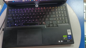 Б/в Ноутбук Lenovo 15/core ultra 7 255hx ddr5/32gb ddr5/hdd *відсутній/ssd 1000 gb/rtx 5070 8gb 01-201140410