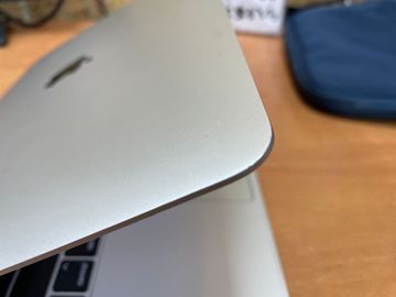 01-200472001: Apple macbook air a1932 13,3" core i5 1,6ghz/ram8gb/ssd128gb/intel uhd graphics 617