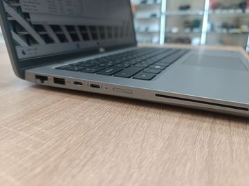 01-200633345: Dell latitude 5450