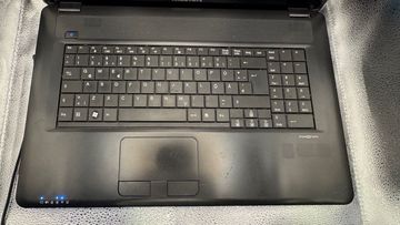 01-200778241: Medion 17/core i3 380m ddr3/8gb ddr3/hdd 750 gb/ssd *відсутній/*інтегрована