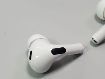 01-200792491: Apple airpods pro 2nd generation