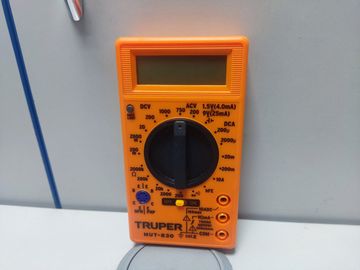 Б/у Мультиметр Truper mut-830 01-200846995