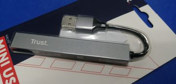 Б/в USB-хаб Trust halyx 4-port mini usb 2.0 hub 23786 01-200880682