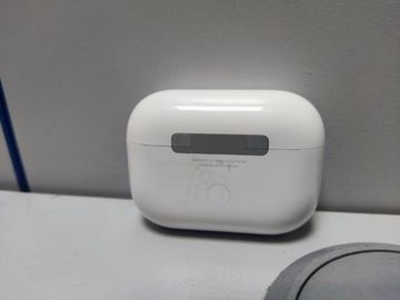 Б/в Навушники Apple airpods pro 2nd generation with magsafe charging case usb-c 01-200884481