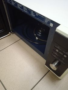 Б/в Мікрохвильова піч Samsung ms23f301 01-200888465