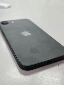 Б/у Мобильный телефон Apple iphone 16e 128gb 01-200883466