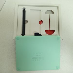 Б/в Планшет графічний Wacom intuos s bluetooth ctl-4100wl 01-200888157