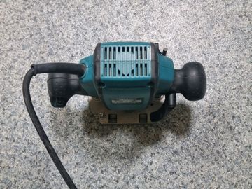 Б/в Фрезер Makita rp0900 01-200919040