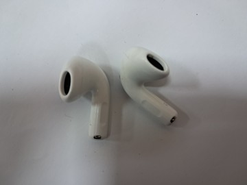 Б/в Навушники Apple airpods 4 with active noise cancellation 01-200922570