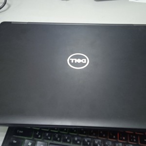 Б/у Ноутбук Dell 15/core i7-7820hq/ram8gb/ssd256gb/quadro m620 2gb 01-200946274