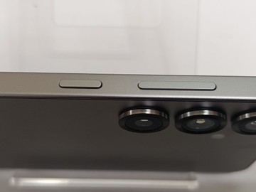 Б/в Мобільний телефон Samsung galaxy s25 12/128gb 01-200946705