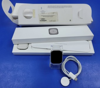 Б/в Смарт-годинник Apple watch series 8 gps 41mm aluminum case 01-200923598