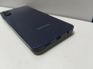 Б/в Мобільний телефон Samsung galaxy a06 4/128gb 01-201033742